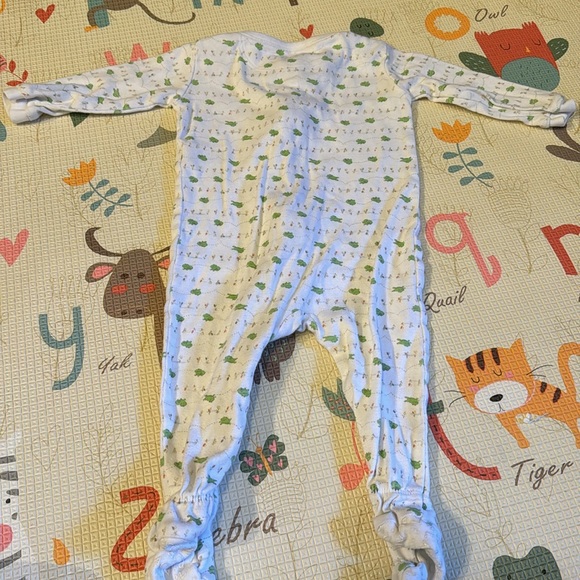 4 6 Month Zipper Sleepers - Picture 9 of 9